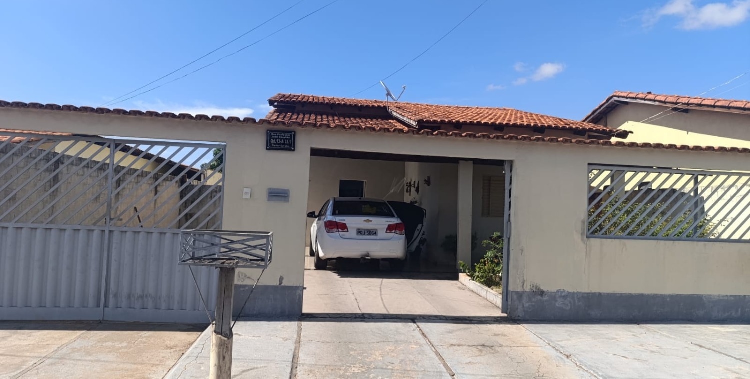 casa-com-barracao-venda-setor-cristo